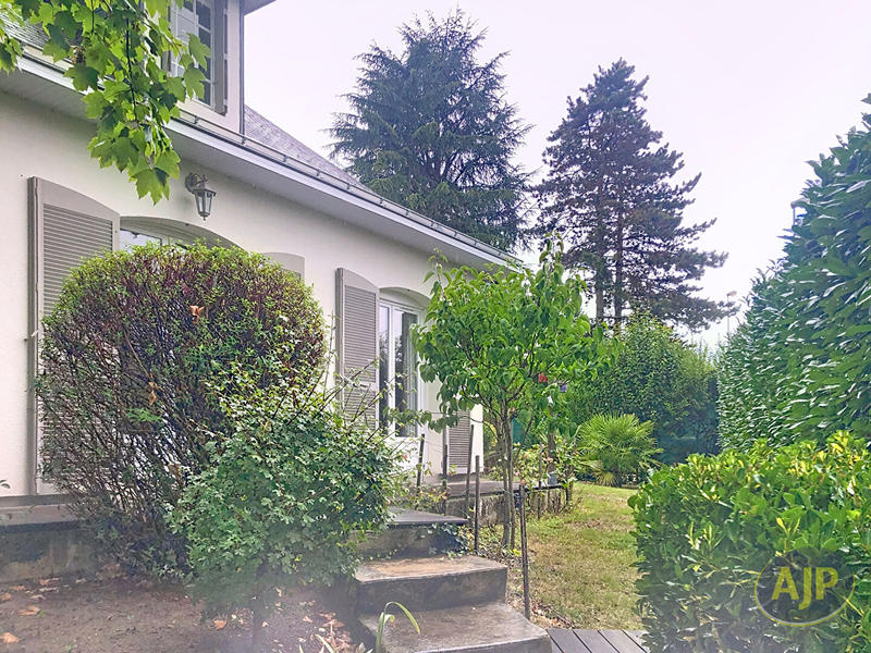 Maison - 137 m² - 6 pièces