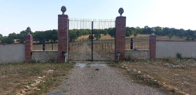 Propriété - 260 m² - 7 pièces