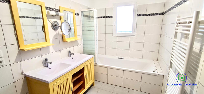 Maison - 98 m² - 4 pièces