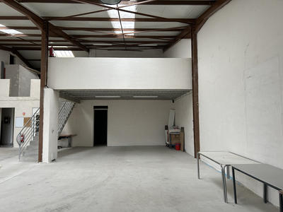 Local commercial - 233 m²
