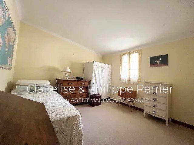 Propriété - 101 m² - 6 pièces