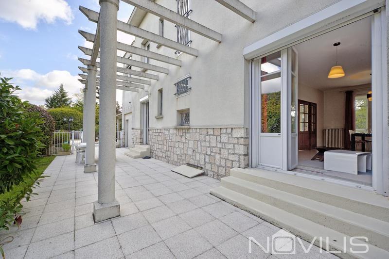 Maison - 200 m² - 6 pièces