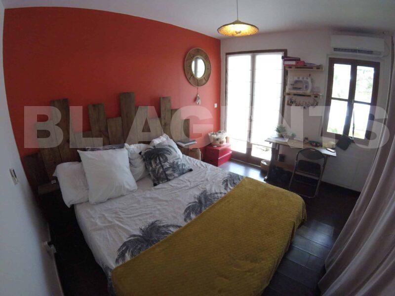 Maison - 275 m² - 12 pièces