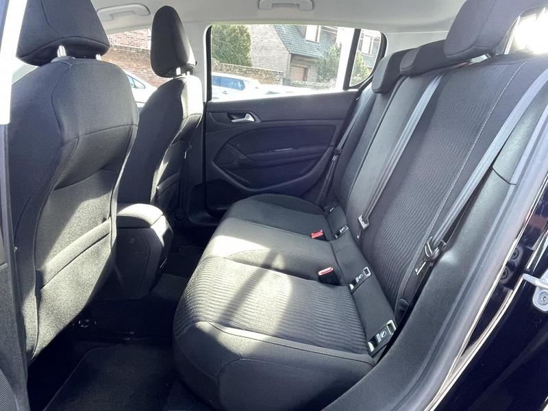 Peugeot 308 Active 1.2 Essence 110cv Bvm5 Gps + Attelage