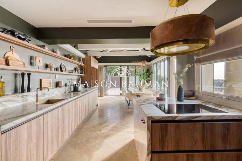 Villa - 300 m² - 8 pièces