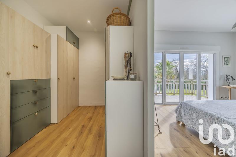 Maison - 228 m² - 8 pièces