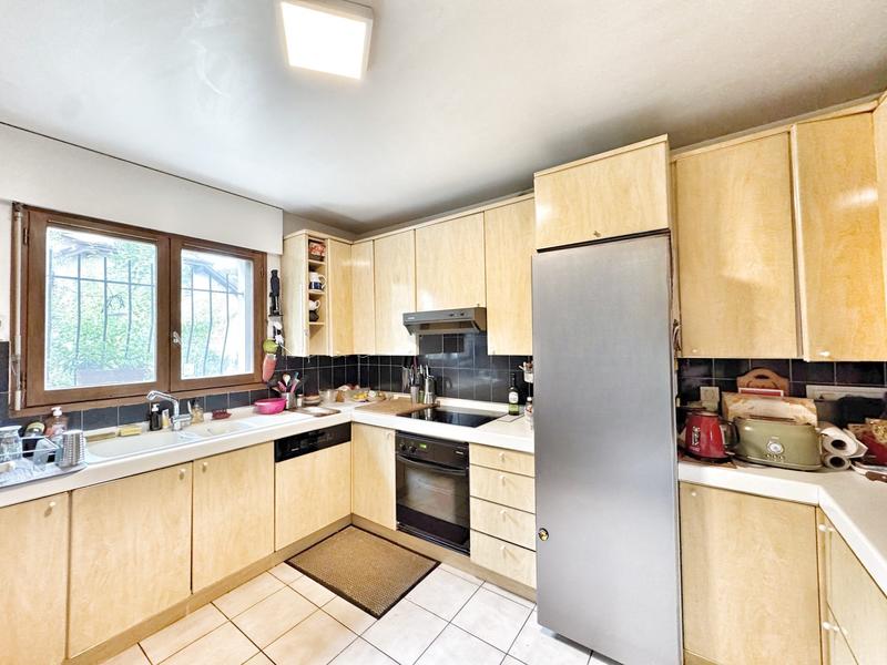 Maison - 231 m² - 7 pièces