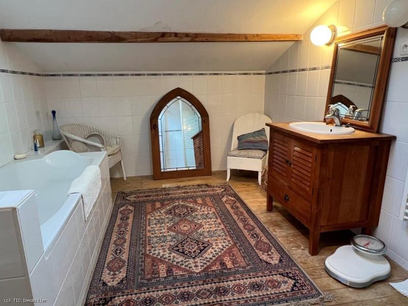 Maison ancienne - 199 m² - 7 pièces