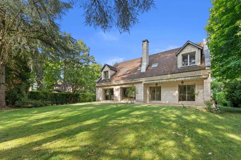 Villa - 286 m² - 8 pièces