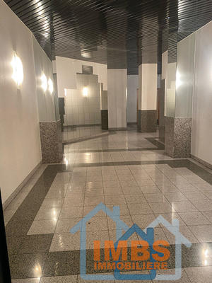 Local commercial - 212 m² - 9 pièces