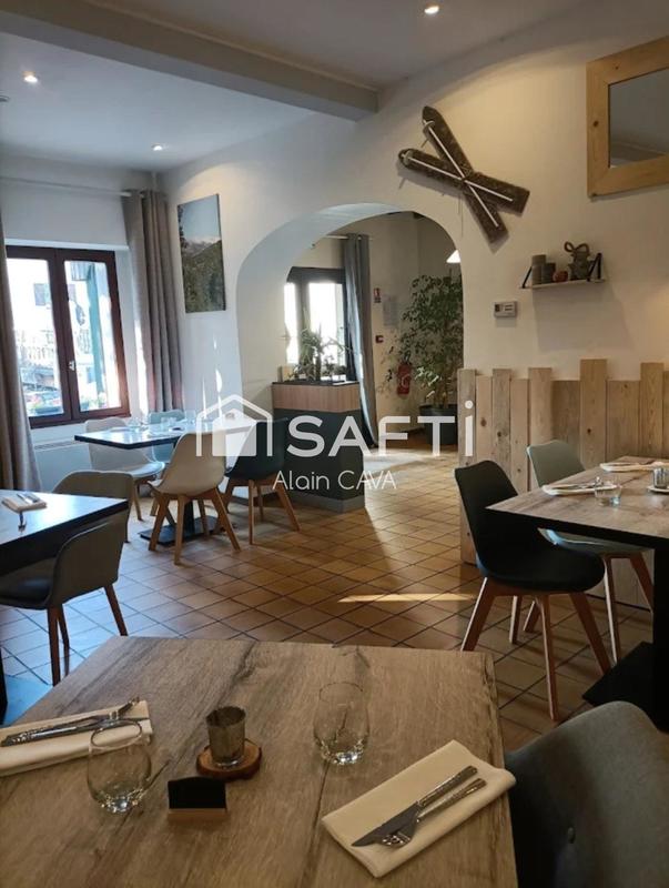 Local commercial - 4 000 m² - 17 pièces