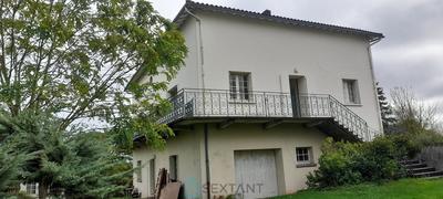 Maison - 205 m² - 7 pièces