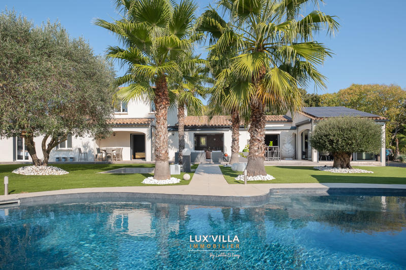 Villa - 344 m² - 12 pièces