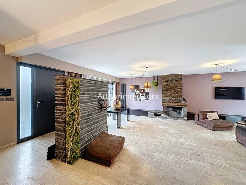 Maison - 226 m² - 8 pièces