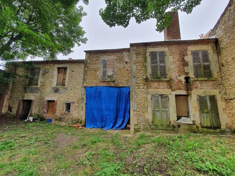 Maison - 727 m² - 7 pièces