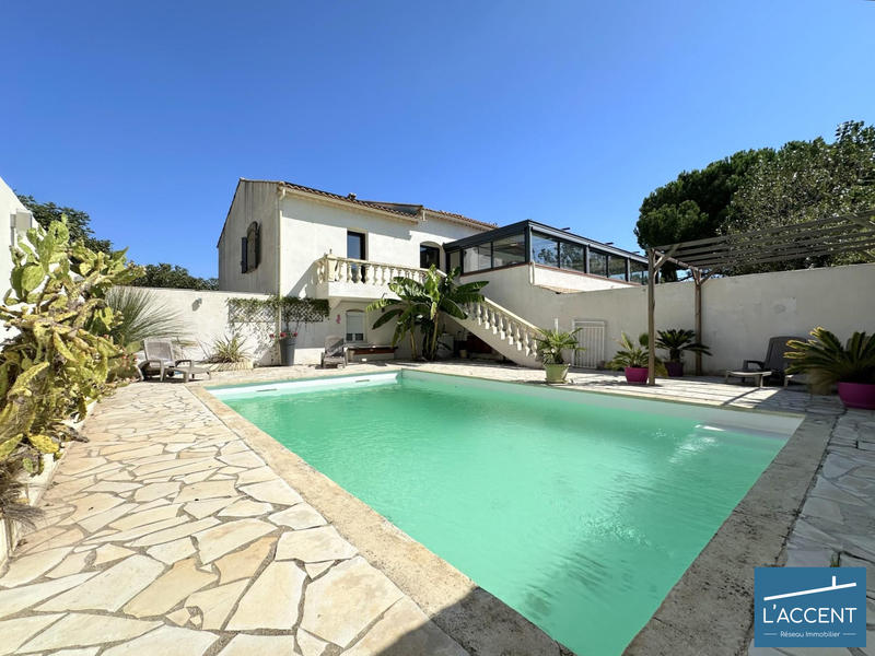 Maison - 370 m² - 7 pièces