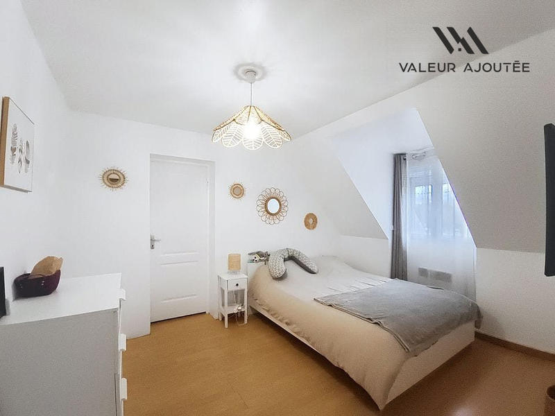 Maison traditionnelle - 109 m² - 6 pièces