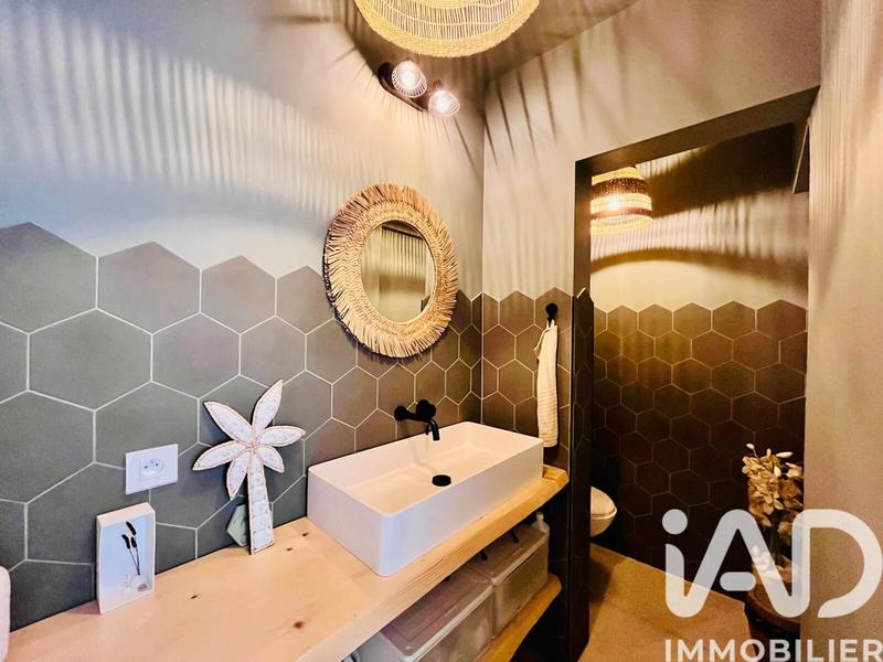 Maison - 180 m² - 7 pièces