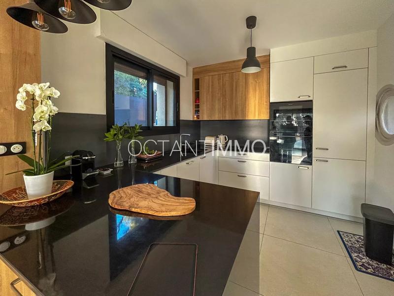 Maison - 170 m² - 5 pièces