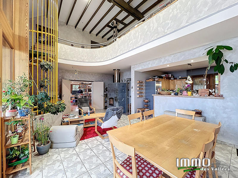 Maison - 408 m² - 10 pièces