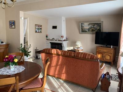 Maison - 99 m² - 5 pièces