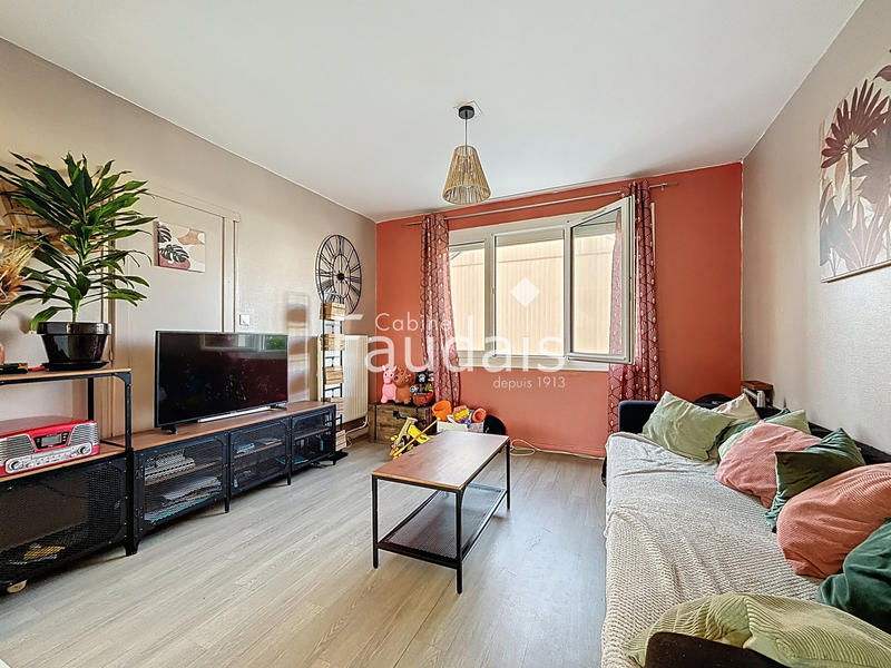 Maison - 104 m² - 6 pièces