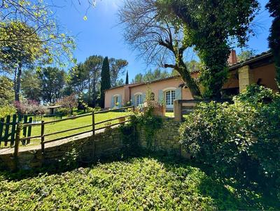 Maison - 274 m² - 11 pièces