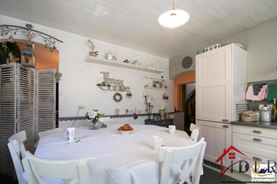 Maison - 196 m² - 9 pièces