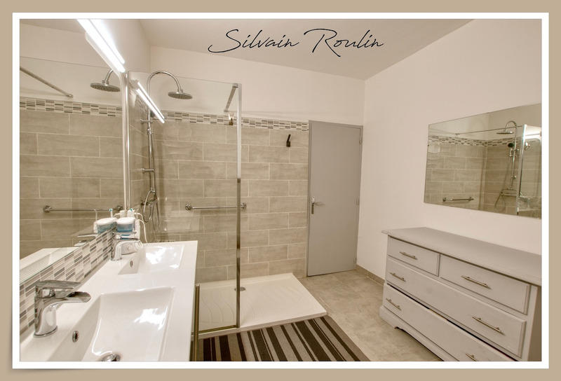 Maison - 210 m² - 8 pièces