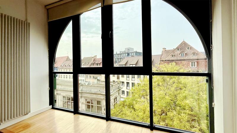 Bureau - 626 m² - 24 pièces