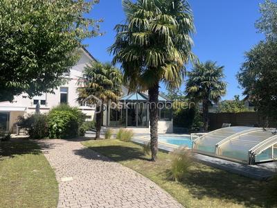 Maison - 170 m² - 6 pièces