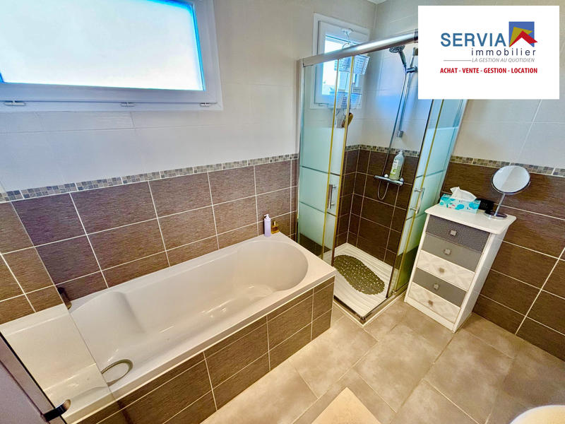 Maison traditionnelle - 104 m² - 5 pièces