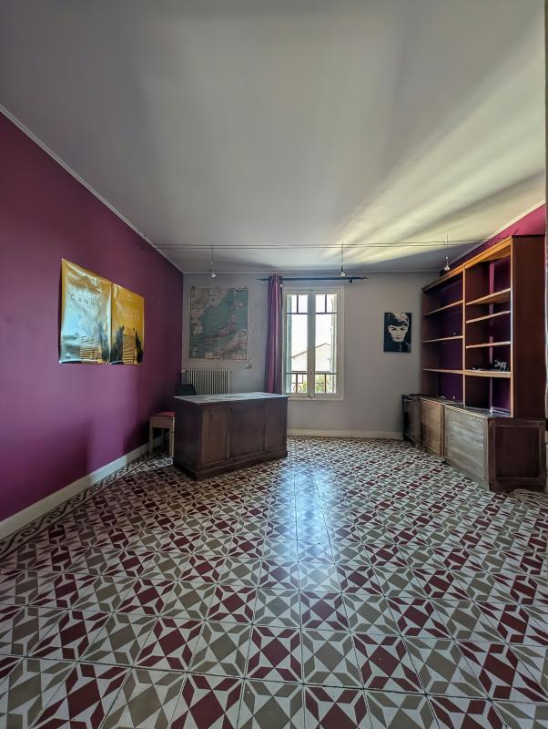 Maison - 230 m² - 8 pièces