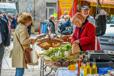 Marché du lundi à Tocane Saint-Apre