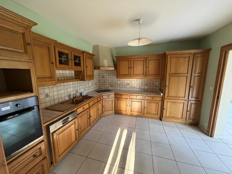 Maison - 261 m² - 7 pièces