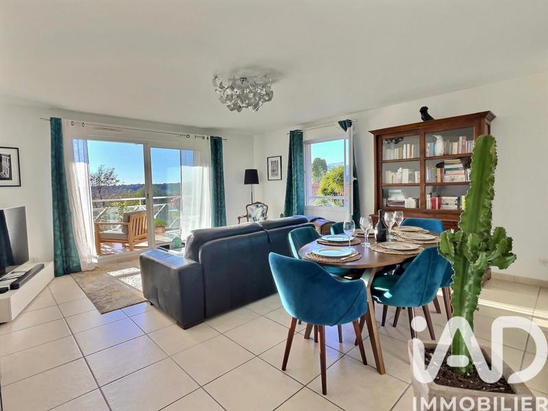 Appartement - 76 m² - 3 pièces