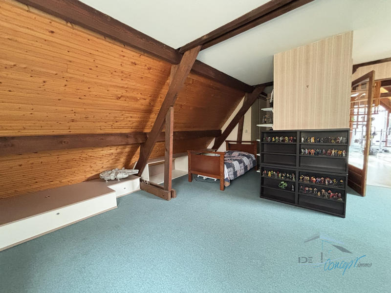 Maison - 252 m² - 8 pièces