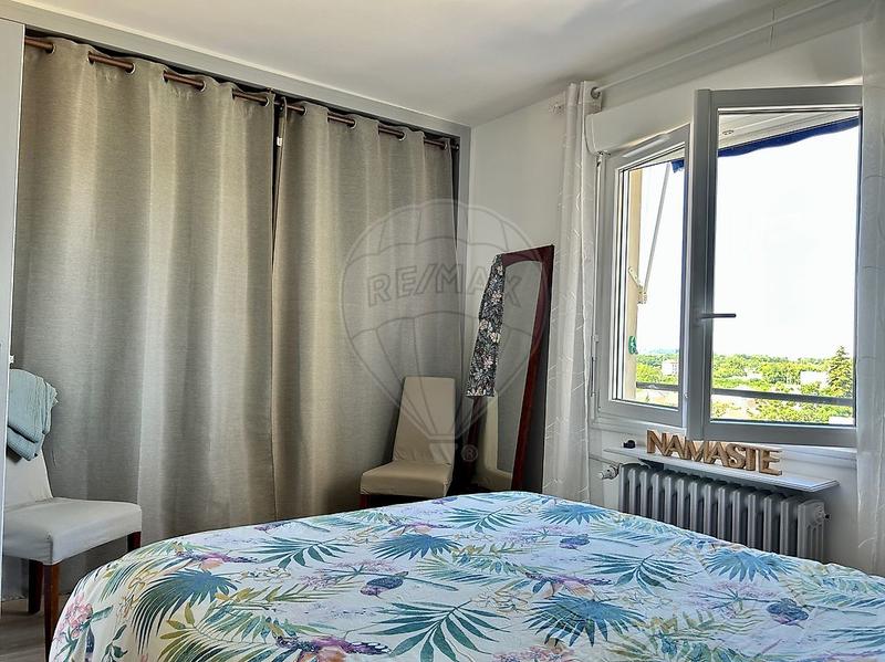 Appartement - 97 m² - 5 pièces