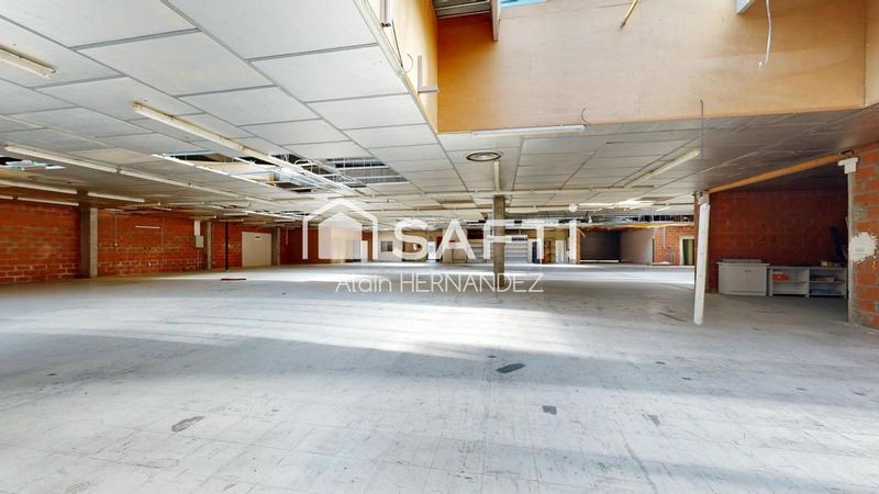 Local commercial - 1 121 m² - 2 pièces