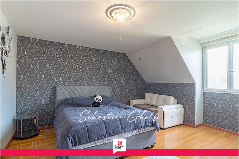 Maison - 235 m² - 9 pièces