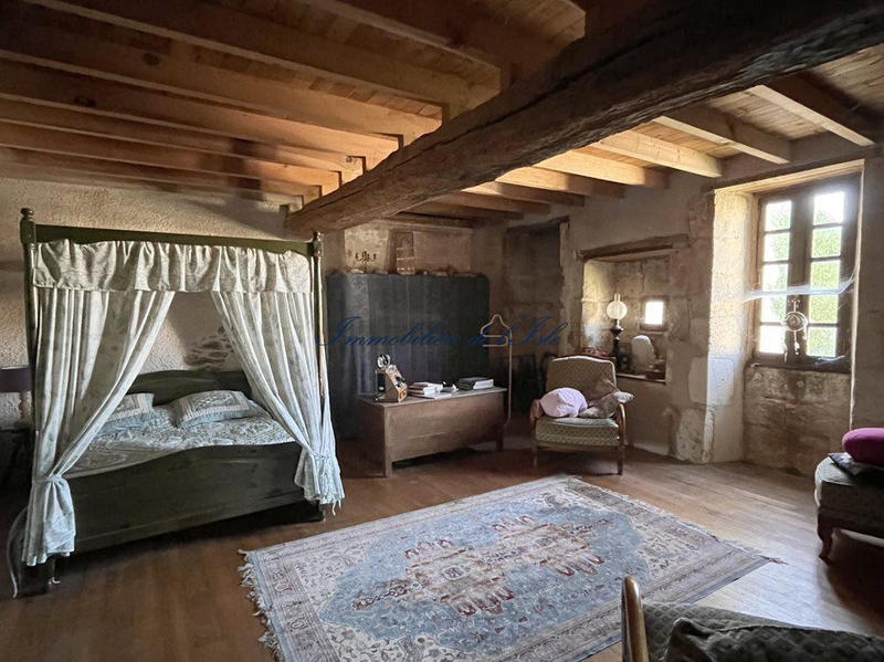 Maison - 282 m² - 7 pièces