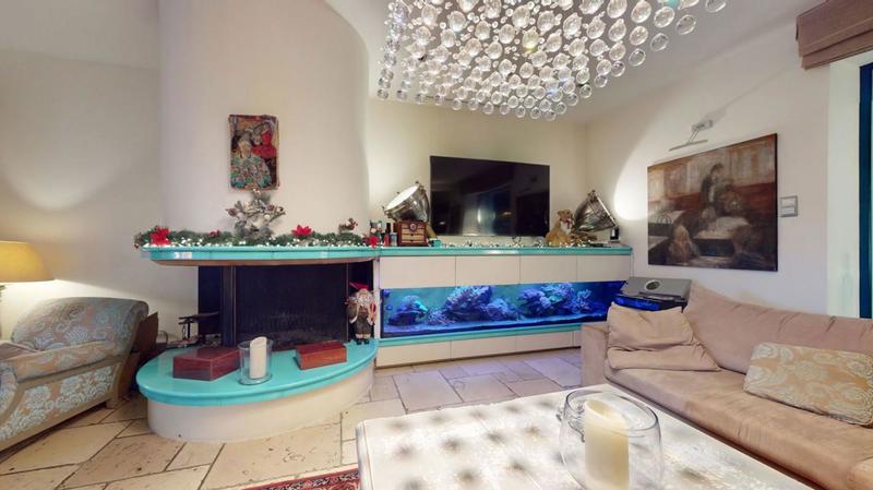 Propriété - 980 m²