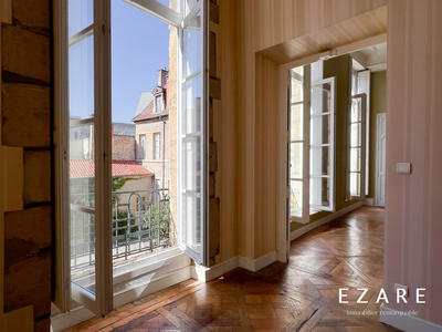 Appartement - 165 m² - 5 pièces