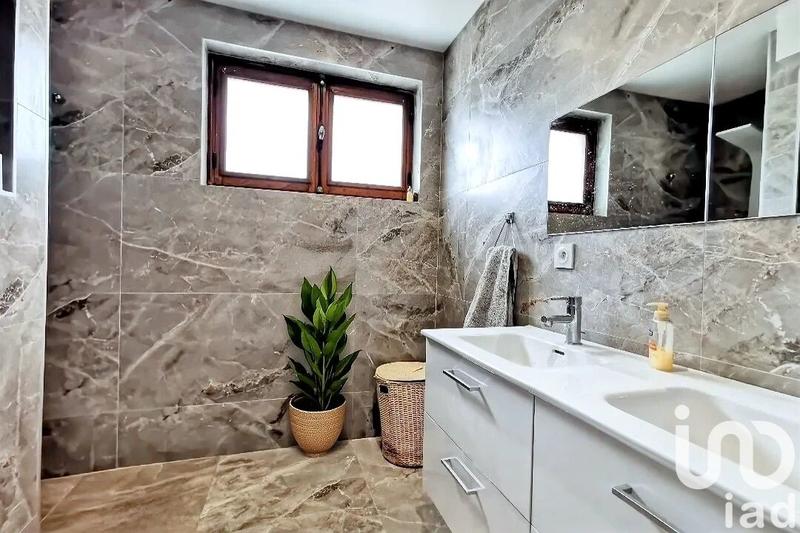 Maison - 157 m² - 7 pièces