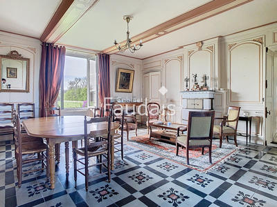 Propriété - 330 m² - 10 pièces