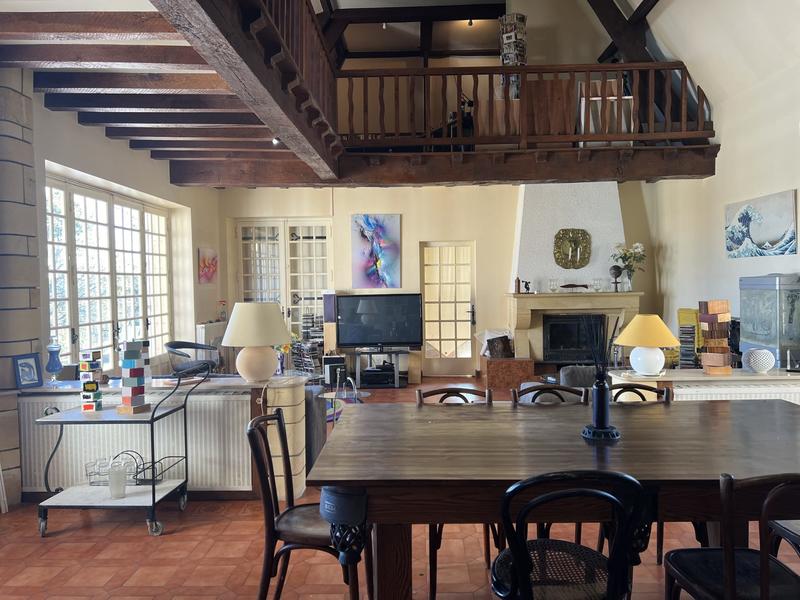 Maison traditionnelle - 320 m² - 7 pièces