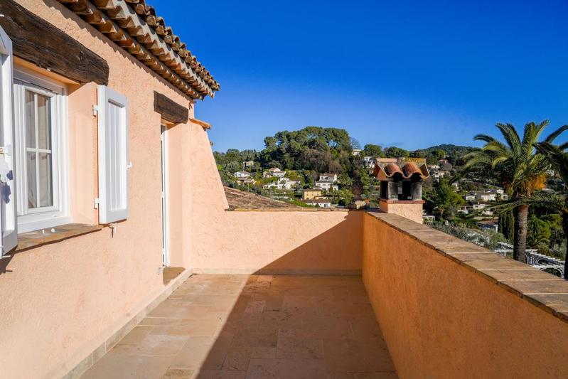 Maison - 318 m² - 11 pièces