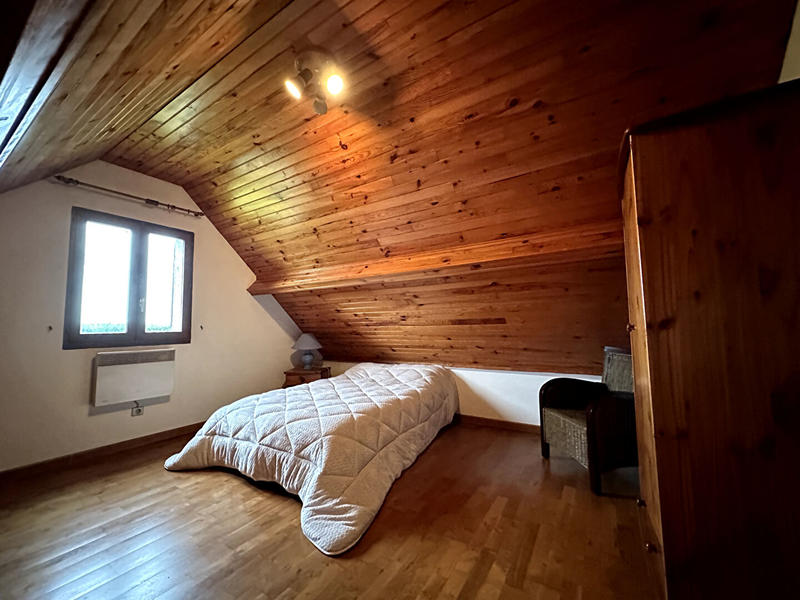 Maison - 221 m² - 8 pièces