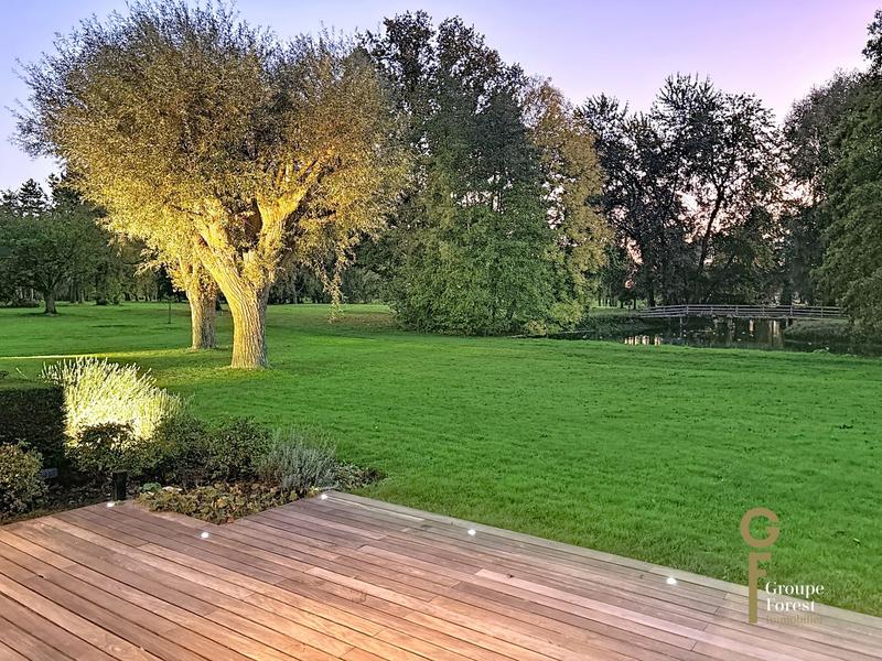 Maison - 248 m² - 8 pièces