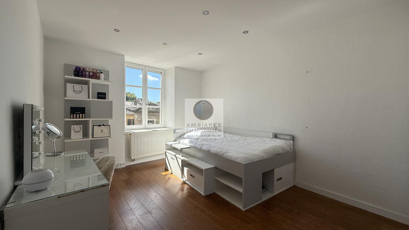 Maison - 219 m² - 6 pièces